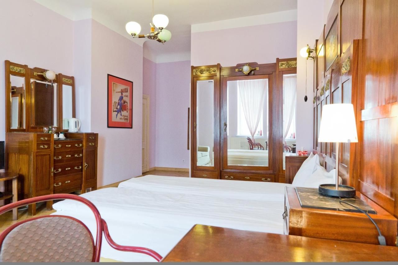 Отели типа «постель и завтрак» 4th Floor Bed and Breakfast Варшава